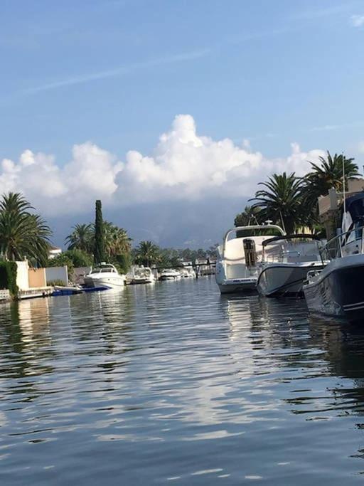 Empuriabrava, T2 Avec Piscine, Terrasse, Barbecue Daire Dış mekan fotoğraf